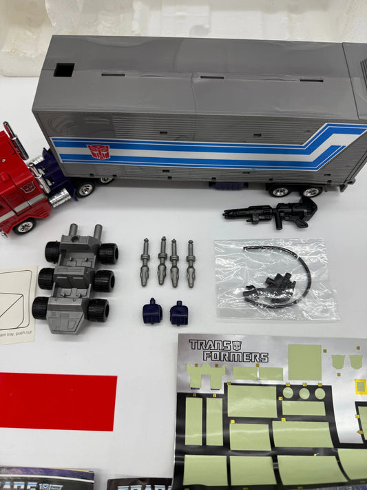 Vintage G1 Optimus Prime 1984 - 1st Edition Metal Plate Variant with Box - Kang's Collectibles