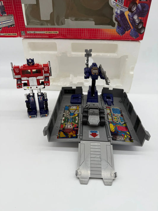Vintage G1 Optimus Prime 1984 - 1st Edition Metal Plate Variant with Box - Kang's Collectibles